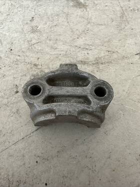 4146772 Ferrari Oem 206 246 Fiat Dino 2.0l Front Camshaft Bearing Cap 4146772 Ferrari Oem 206 246 Fiat Dino 2.0l Front Camshaft Bearing Cap