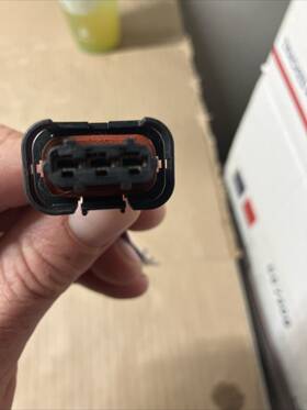 A2035453028 Genuine Mercedes 2006-2012 Camshaft Position Sensor Connector Housing 3-pin 1