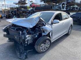 305.ki1a19 Kia Rio 2019 Camshaft 1390773