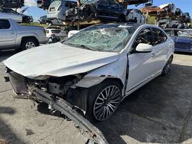 305.ki1e15 Kia Cadenza 2015 Camshaft 1390779