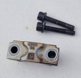 2040-3a Maserati 2014-2018 Ghibli M157 Oem 2040 3a Intake Camshaft Bearing Cap And Bolt 2040-3a Maserati 2014-2018 Ghibli M157 Oem 2040 3a Intake Camshaft Bearing Cap And Bolt