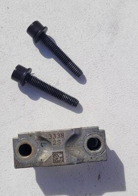 3338-2s Maserati 2014-2018 Ghibli M157 Oem 3338 2s Exhaust Camshaft Bearing Cap And Bolt