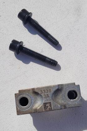 3338-3a Maserati 2014-2018 Ghibli M157 Oem 3338 3a Intake Camshaft Bearing Cap And Bolt 3338-3a Maserati 2014-2018 Ghibli M157 Oem 3338 3a Intake Camshaft Bearing Cap And Bolt