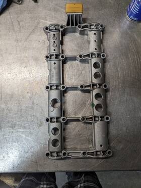 051-09 Mercedes-benz 2004 C230 Upper Cam Housing
