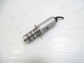 1560501465 Mercedes-benz 12 W204 C63 Variable Timing Solenoid Valve M156