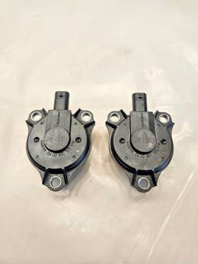 A2711560090 Mercedes-benz 2x 2013 C250 1.8l Vvt Control Valve Solenoid Camshaft Magnet Oem