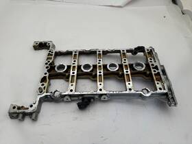R2710512002 Mercedes-benz 2012-2015 C-class 1.8 Camshaft Housing Lower Oem R2710512002 Mercedes-benz 2012-2015 C-class 1.8 Camshaft Housing Lower Oem