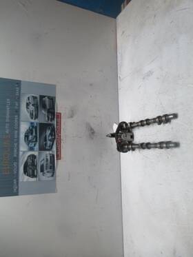 305.po1s01 Porsche 2001 Camshaft Boxster 10435