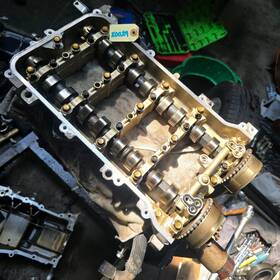 11103-37020 Toyota Corolla 1.8l Engine Motor Camshaft Cam Shaft Housing Oem 2009-2015 With Bolt