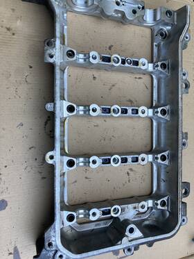 11103-37032 Toyota 2010-15 Prius 1.8l Upper Engine Camshaft Housing With Brackets And Bolts