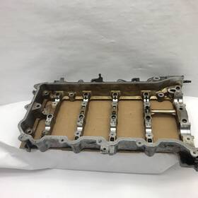 180134910 Toyota 10-11 Camry 2.5 4cy Camshaft Housing Carrier Oem