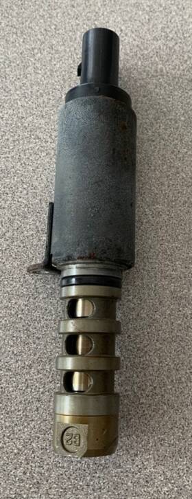 Hu229700-0430 Vw 2007 Jetta Camshaft Control Valve 06e 109 257 J Used Oem